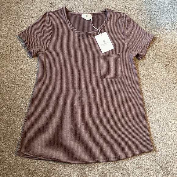 NWT Betsy’s Boutique Shop Large Ribbed Pocket Tee in Mocha - Picture 2 of 5